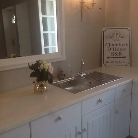 Domaine Des Pins Gite Swimming Pool Garden Bbq Kitchen Bedroom Bathroom Appartamento Bouilhonnac